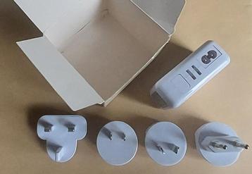 (Wereld)reisstekker/oplader met 4x USB van het merk TU beschikbaar voor biedingen
