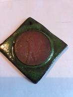 2 zeer oude aardewerk handboog medailles, Ophalen of Verzenden, Overige materialen