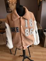 By Clara super gave teddy bomberjack met emblemen mt 42 ZGAN, Ophalen of Verzenden, Zo goed als nieuw, Maat 42/44 (L), Overige kleuren