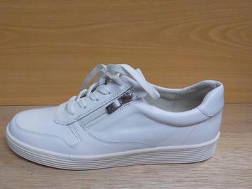 Witte sneakers Caprice maat 38 beschikbaar voor biedingen