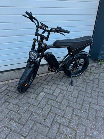 Ouxi V8 pro met achtervering , ingebouwde alarm , garantie beschikbaar voor biedingen