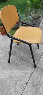 12 Eromes stapelbare stoelen, Huis en Inrichting, Stoelen, Ophalen, Gebruikt, Bruin, Metaal