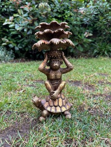 Grappige kandelaar beschikbaar voor biedingen