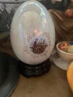 Mooi Limoges groot ei op notenhout, Ophalen of Verzenden