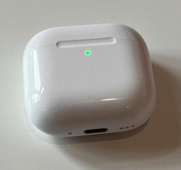Apple AirPods (4th generation) nieuw ivm overcompleet beschikbaar voor biedingen