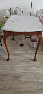 Oudere Tafel  Queen Anne stijl, Ophalen