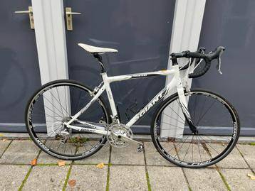 Giant Wielrenfiets - Maat 54 - Goed Onderhouden beschikbaar voor biedingen