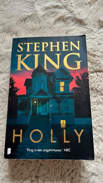Stephen King - Holly beschikbaar voor biedingen