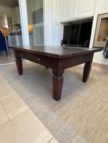 Teakhouten salontafel beschikbaar voor biedingen