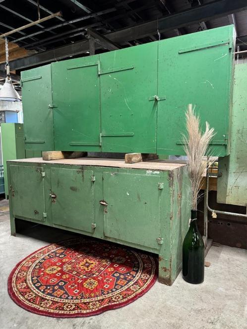 Industriële robuuste groene kast, Antiek en Kunst, Curiosa en Brocante, Ophalen