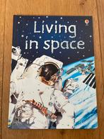 Living in space (Usborne beginners series), Ophalen of Verzenden, Gelezen, Non-fictie