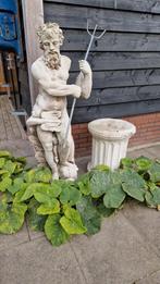 Groot beeld Neptunes op sokkel met fontein, Ophalen