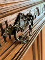 Vintage houten meidenkast snijwerk brons, Ophalen, Gebruikt