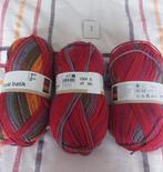 3 bollen wol rood gemêleerd (royal batik), Hobby en Vrije tijd, Ophalen of Verzenden, Nieuw, Breien of Haken, Wol of Garen
