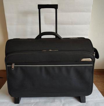 Delsey piloten koffer 52x28x32 cm beschikbaar voor biedingen