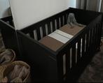 Interbaby Ledikant Zwart + IKEA Matras, Ophalen, Zo goed als nieuw, Ledikant