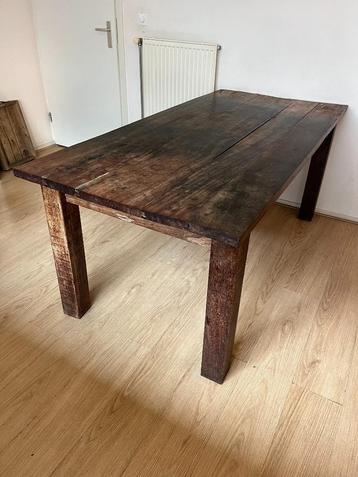 Gratis afhalen: Houten eettafel beschikbaar voor biedingen