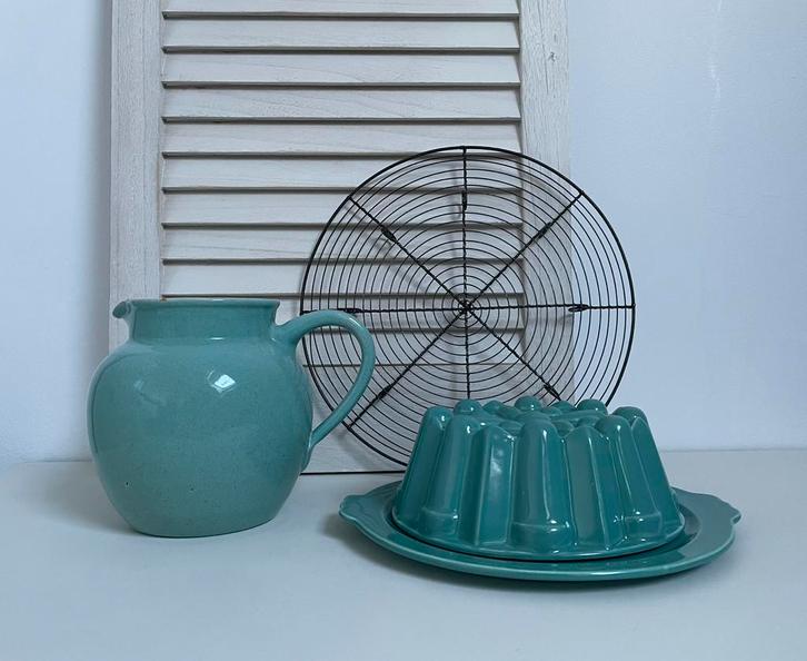 Vintage puddingvorm met bord + schenkkan / kleur zeegroen, Huis en Inrichting, Keuken | Keukenbenodigdheden, Gebruikt, Ophalen of Verzenden