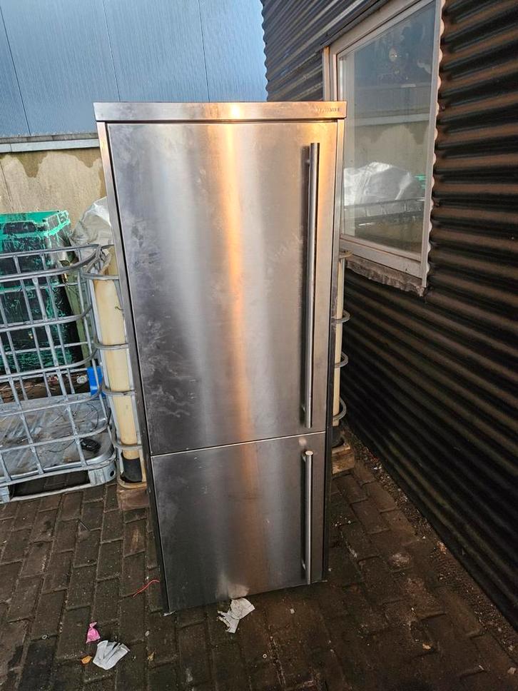 Solitaire RVS Koelvriescombinatie - Stijlvol en Ruim, Witgoed en Apparatuur, Koelkasten en IJskasten, Gebruikt, Met vriesvak, 200 liter of meer