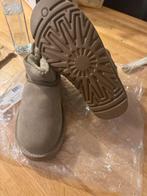 Mooie UGG Lage Laarzen - Nieuw, Ophalen of Verzenden, Nieuw, Beige, Lage of Enkellaarzen