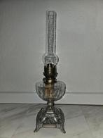 Antieke Petroleumlamp met Glas, Antiek en Kunst, Ophalen of Verzenden