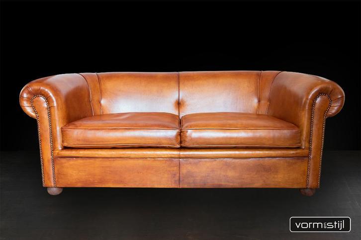 ‘Dikke’ chesterfield bank in dikste selectie schaapsleer, Huis en Inrichting, Banken | Bankstellen, Nieuw, Rechte bank, 150 tot 200 cm