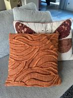 Terra kussen met getuft design, Huis en Inrichting, Woonaccessoires | Kussens, Ophalen of Verzenden, Zo goed als nieuw