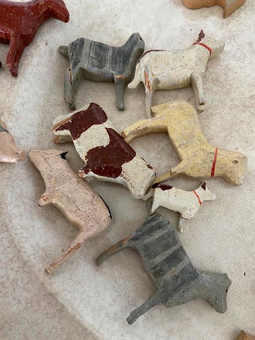 Oude antieke houten koeien paarden varkens speelgoed schade, Antiek en Kunst, Curiosa en Brocante, Ophalen of Verzenden