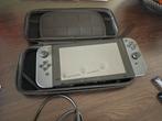Nintendo switch met hoes en 3 spellen, Spelcomputers en Games, Met games, Met 2 controllers, Zo goed als nieuw, Ophalen