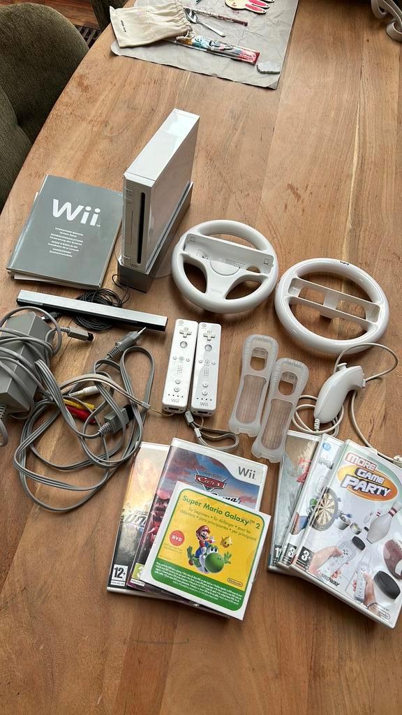 Nintendo Wii spelcomputer met spellen, Spelcomputers en Games, Spelcomputers | Nintendo Wii, Zo goed als nieuw, Met 2 controllers