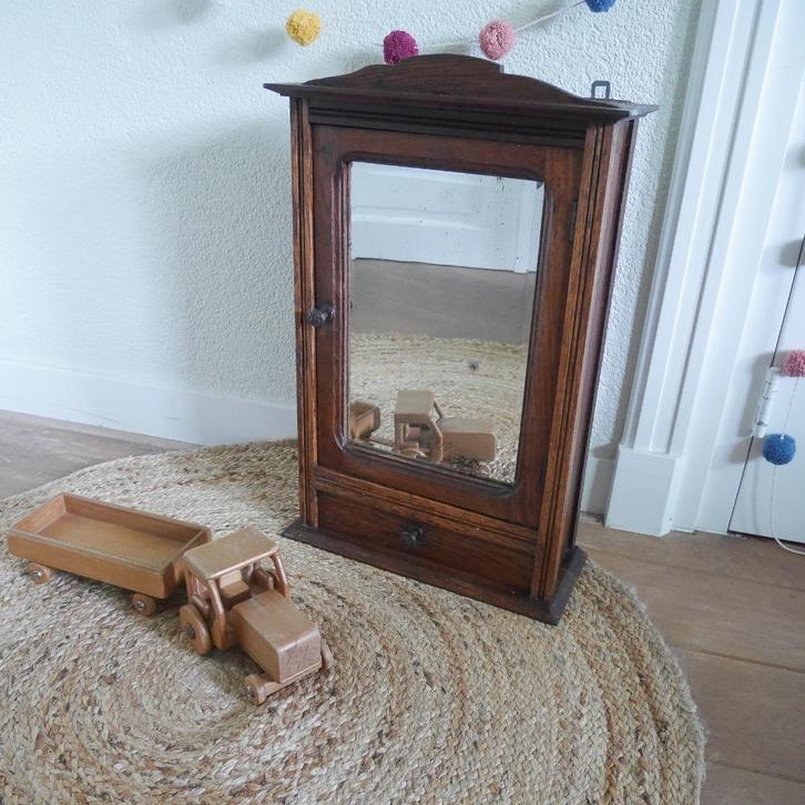 Vintage hangkastje/wandkastje, Antiek en Kunst, Curiosa en Brocante, Ophalen