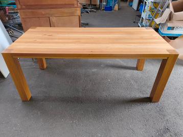 Eiken houten eetkamer tafel  beschikbaar voor biedingen