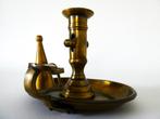 Een ovale blaker kandelaar compleet met kaarsendover, Antiek en Kunst, Antiek | Kandelaars, Ophalen of Verzenden, Koper of Brons