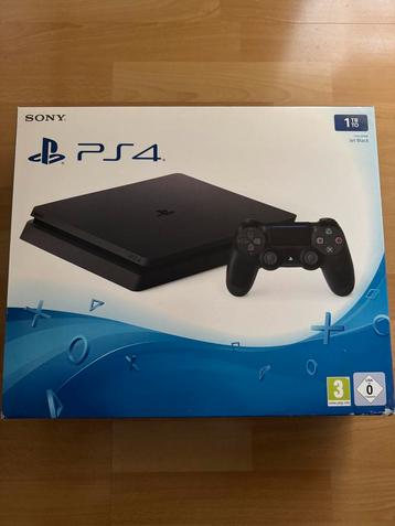 PS4 Slim 1TB + Games beschikbaar voor biedingen