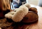 UGG Cozy II Unisex Sloffen - Chestnut - Maat 28, Kinderen en Baby's, Kinderkleding | Schoenen en Sokken, Ophalen of Verzenden