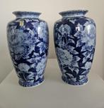 2 Japanse Peony Design Arita Wakayaki kobalt blauwen vazen, Blauw, Aardewerk of Porselein, Ophalen of Verzenden, Zo goed als nieuw