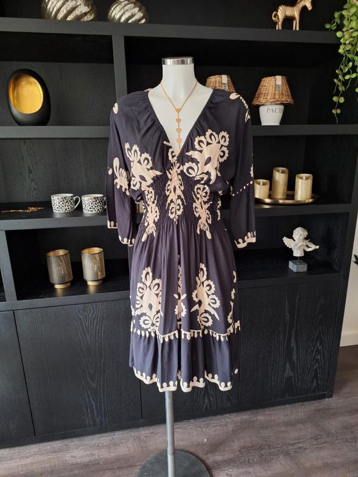 Nieuw jurkje 1 maat 38 40 42, Kleding | Dames, Jurken, Nieuw, Maat 38/40 (M), Ophalen of Verzenden