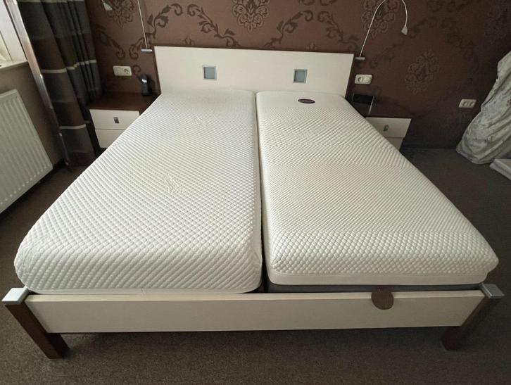 Tweepersoonsbed met elektrisch vertelbare bodems, Huis en Inrichting, Slaapkamer | Bedden, Gebruikt, Tweepersoons, 160 cm, 200 cm