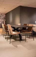 Eetkamertafel Livada, Ophalen, 100 tot 150 cm, 200 cm of meer, Zo goed als nieuw