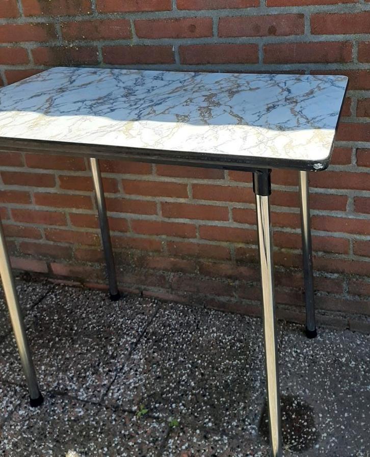 Vintage keukentafel rond 1965. In prijs verlaagd, Tuin en Terras, Tuintafels, Zo goed als nieuw, Rechthoekig, Overige materialen