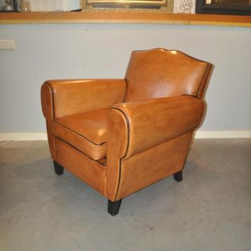 Nieuwe Art Deco schapenleren fauteuil beschikbaar voor biedingen