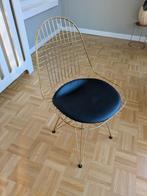 Goudkleurige stalen stoel met zitkussen, Huis en Inrichting, Stoelen, Ophalen, Gebruikt, Overige kleuren, Vintage