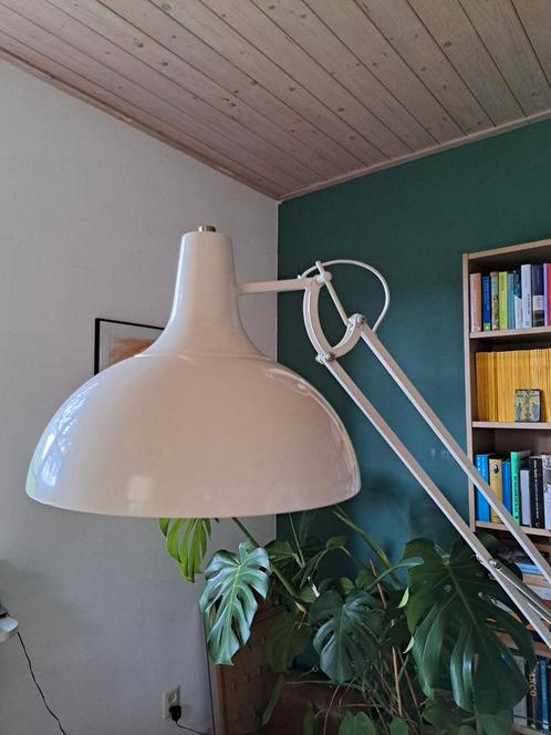 Mooie witte vloerlamp met knikarm, Huis en Inrichting, Lampen | Vloerlampen, Gebruikt, 150 tot 200 cm, Ophalen