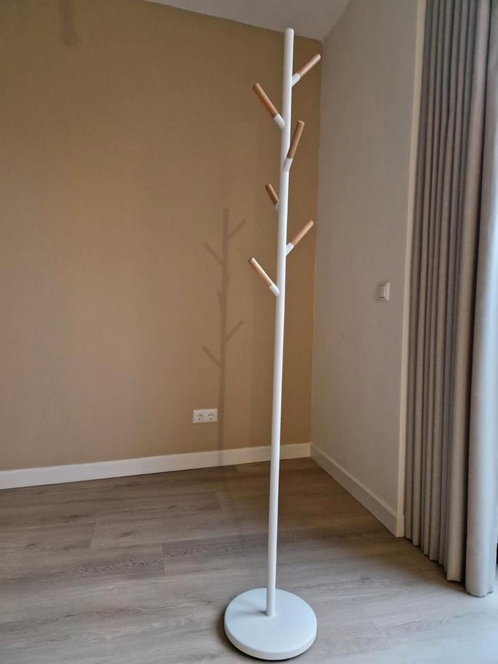 Kapstok Westwing
- wit & hout, Huis en Inrichting, Woonaccessoires | Kapstokken, Zo goed als nieuw, Staande kapstok, 150 tot 200 cm