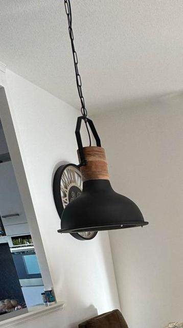 Industriële hanglamp beschikbaar voor biedingen