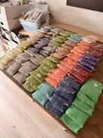 Ruim 40 kilo 2mm glas rocailles kralen, Hobby en Vrije tijd, Kralen en Sieraden maken, Ophalen, Kraal