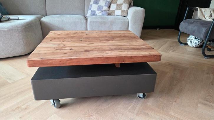 Salontafel vierkant hout/metaal op wielen, Huis en Inrichting, Tafels | Salontafels, Gebruikt, Minder dan 50 cm, 50 tot 100 cm