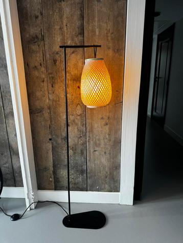 mooi lampion sta lampje van bamboo