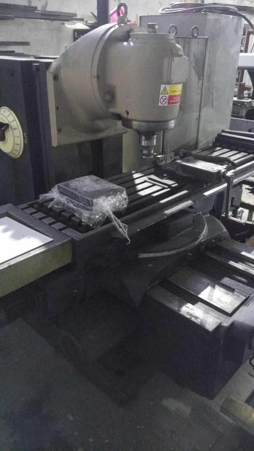 Universal Milling Machine Heckert FU 400/V/2, Hobby en Vrije tijd, Knutselen, Gebruikt, Gereedschap of Toebehoren, Verzenden