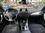BMW 1-serie 116i Essential|Lci|18 inch|Cruise control|Pdc|St, Auto's, BMW, 1-Serie, Zwart, 3 cilinders, LED verlichting